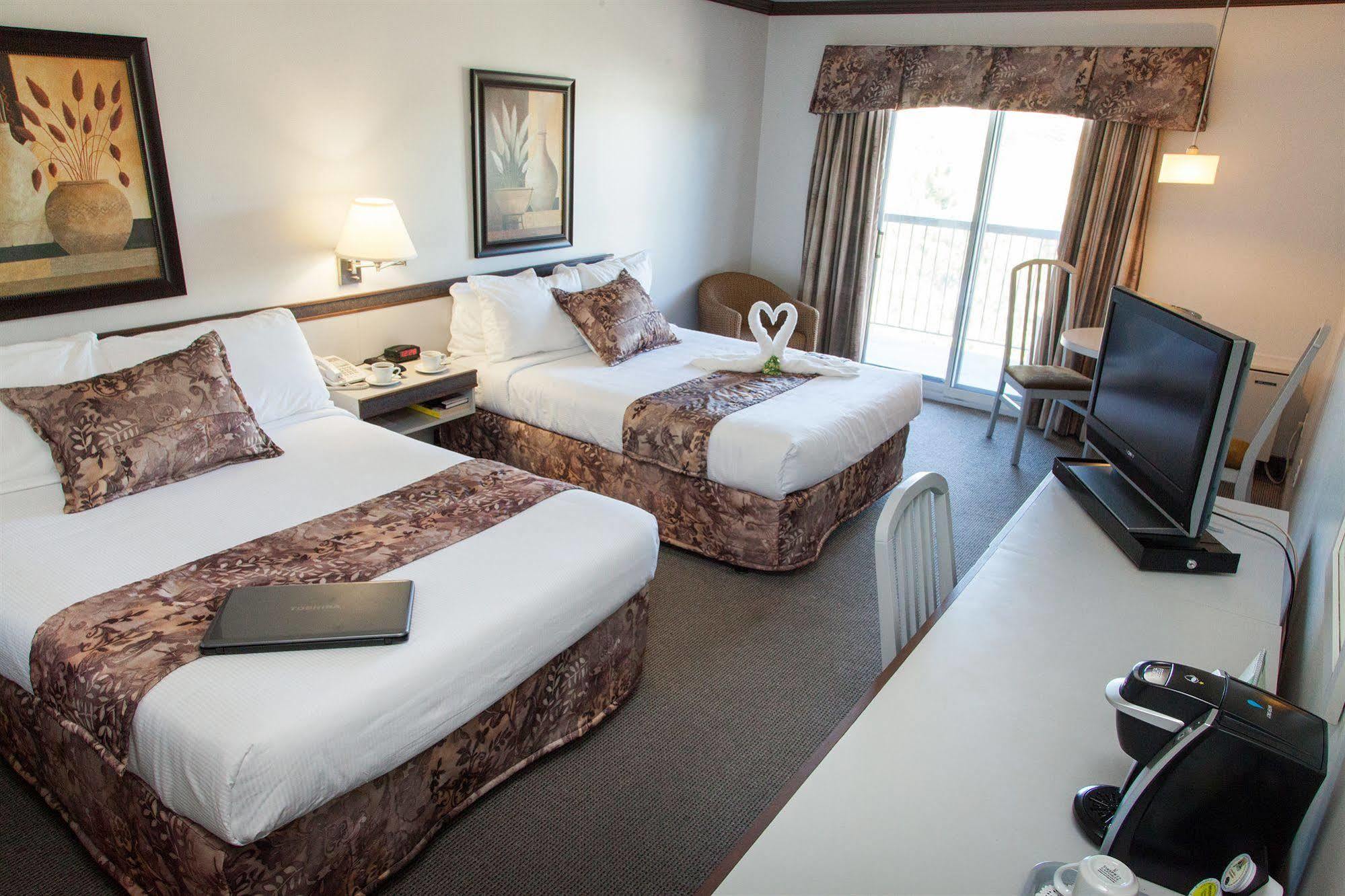 Hotel Le Floral Sherbrooke Exterior photo