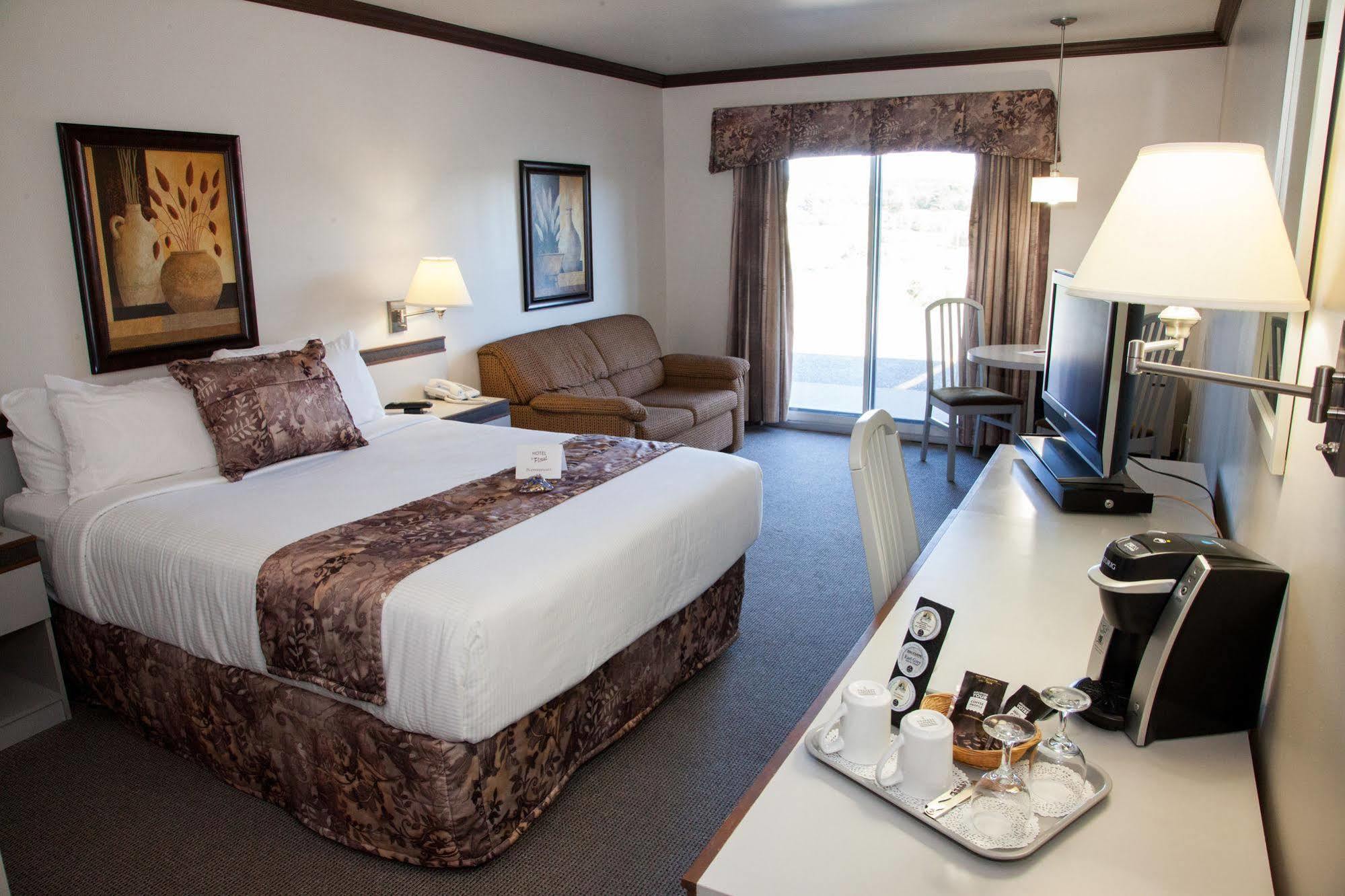 Hotel Le Floral Sherbrooke Exterior photo